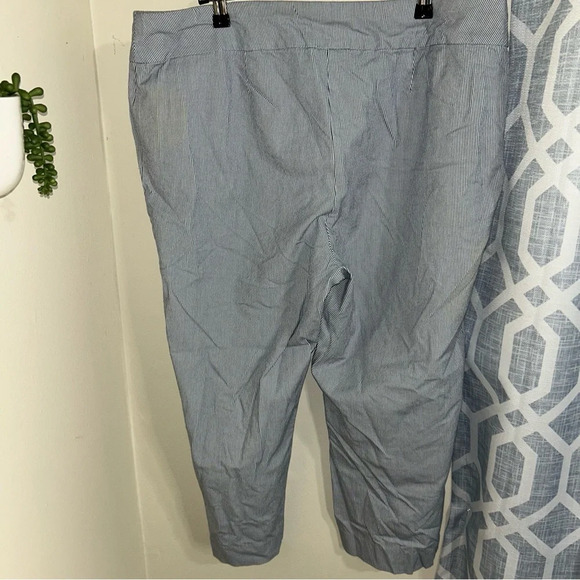 Chicos so slimming pull on striped crop  pants - Picture 4 of 6